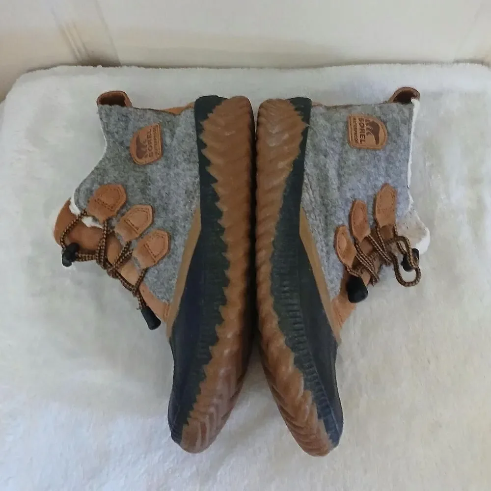 Sorel Out 'N About Plus Waterproof Duck Boots Gray Wool Tan Leather 6 Gorpcore